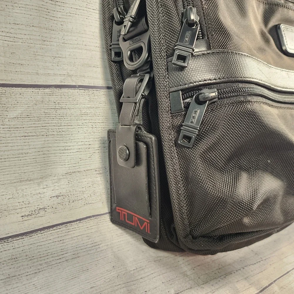 Tumi pre owned